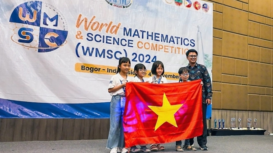 Vietnam wins medals at World Math and Science Competition in Indonesia